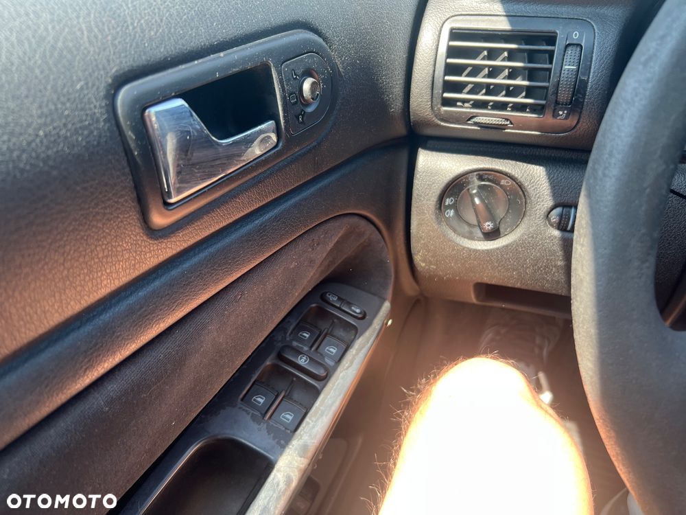 Volkswagen Passat 1.9 TDI Trendline - 10
