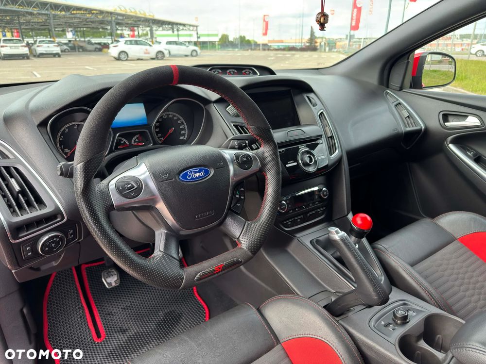 Ford Focus SW 2.0 EcoBoost ST - 16