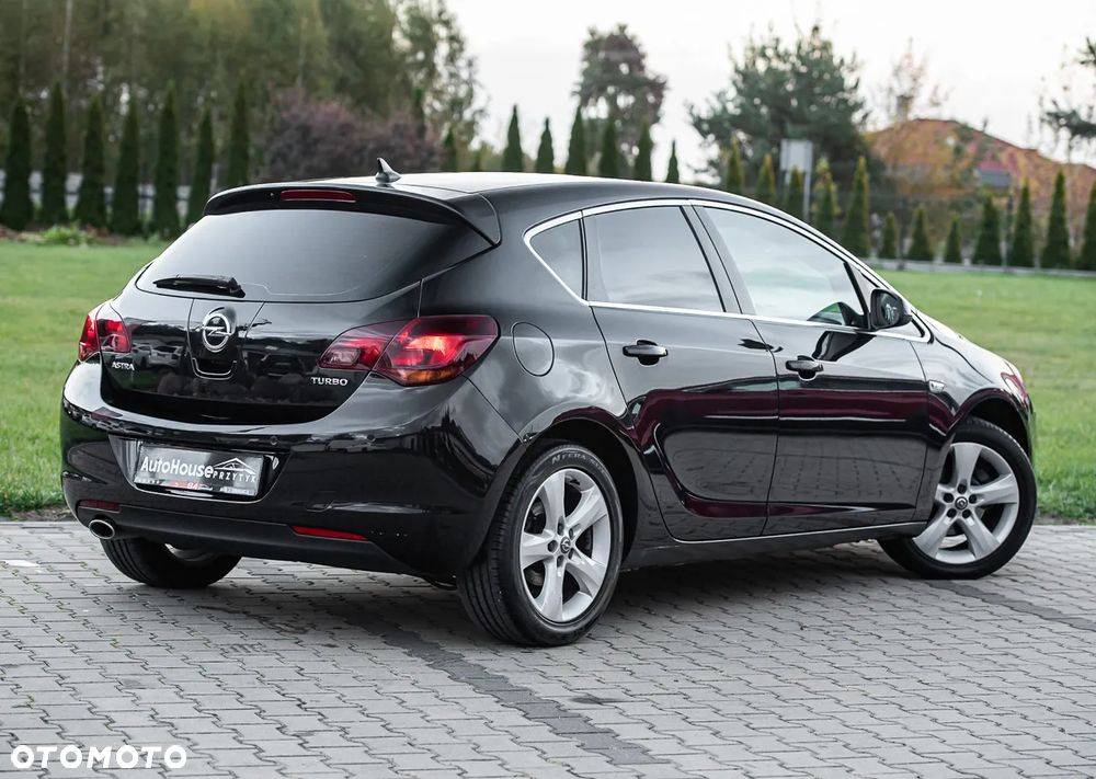 Opel Astra 1.4 Turbo Design Edition - 11