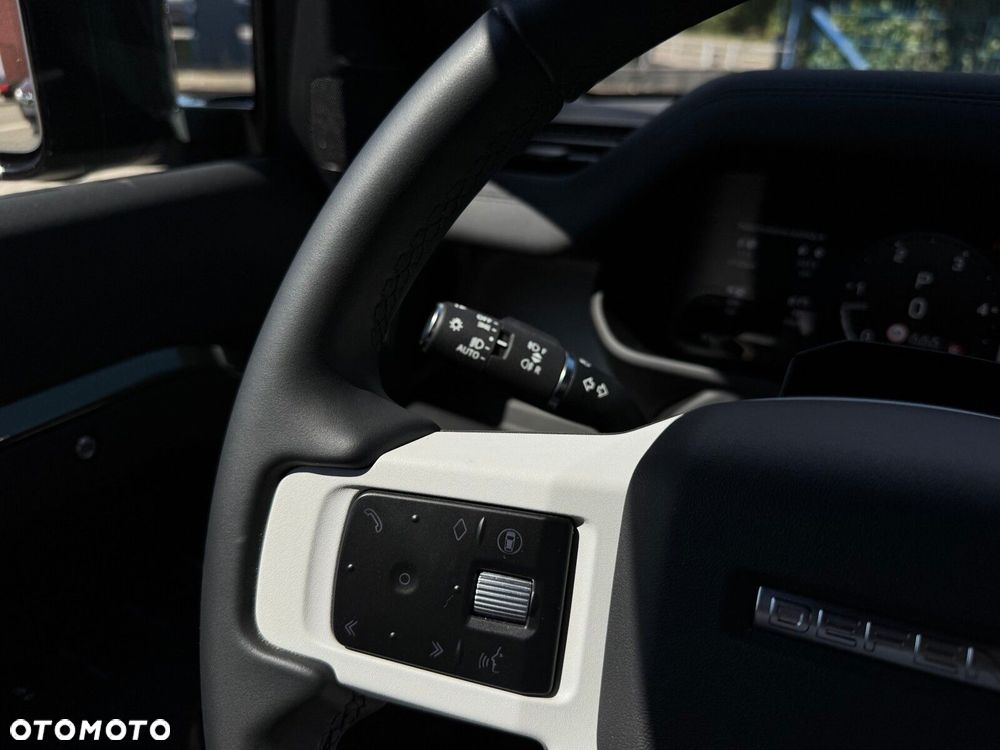 Land Rover Defender - 10