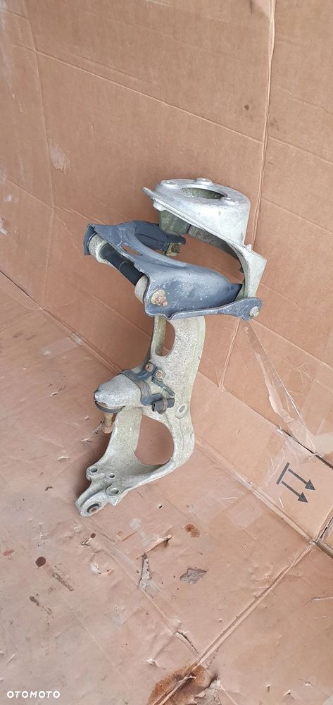 Wahacz prawy przód przedni prawy zwrotnica noga Peugeot 407 9644552180 - 3