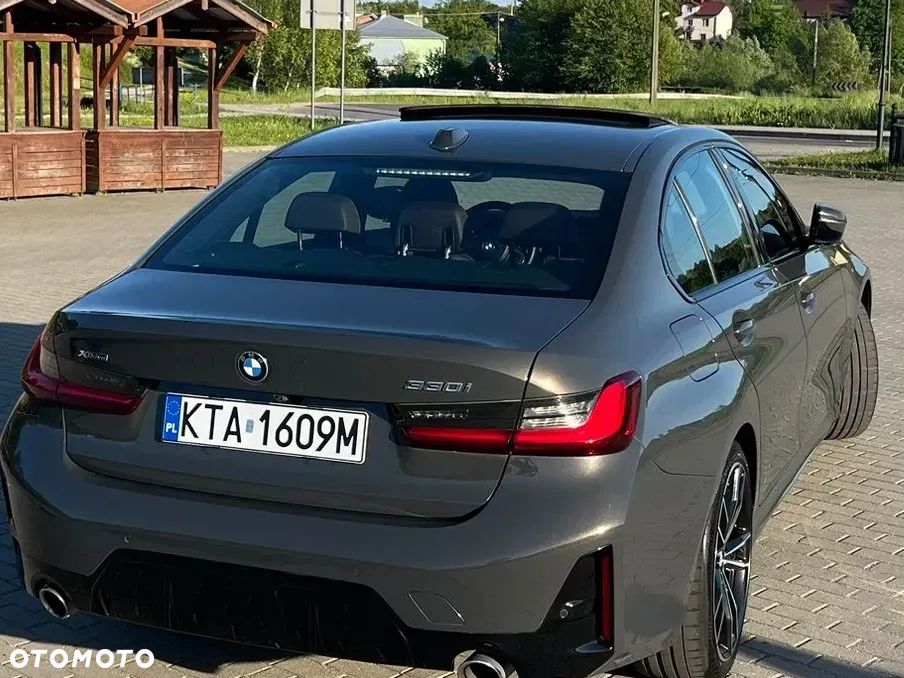 BMW Seria 3 330i M Sport - 33