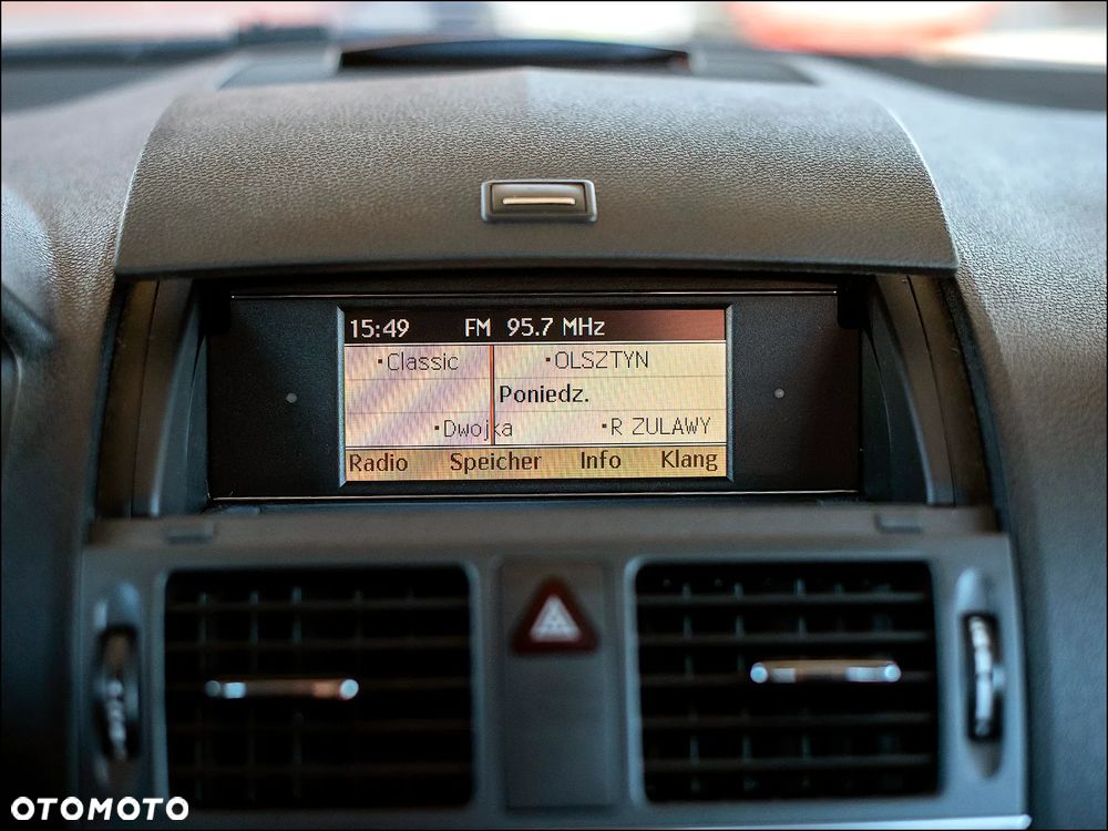 Mercedes-Benz Klasa C 180 BlueEFFICIENCY 7G-TRONIC Avantgarde - 21