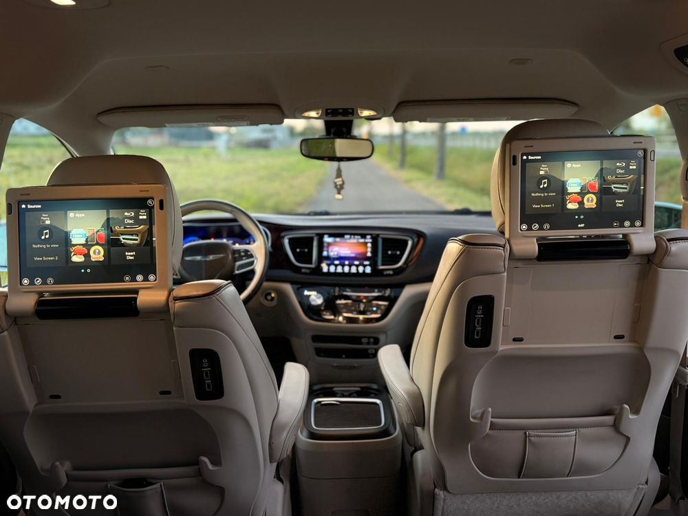 Chrysler Pacifica - 20