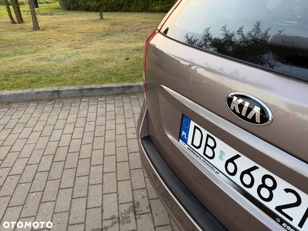 Kia Ceed 1.4 CVVT Dream-Team Edition - 11