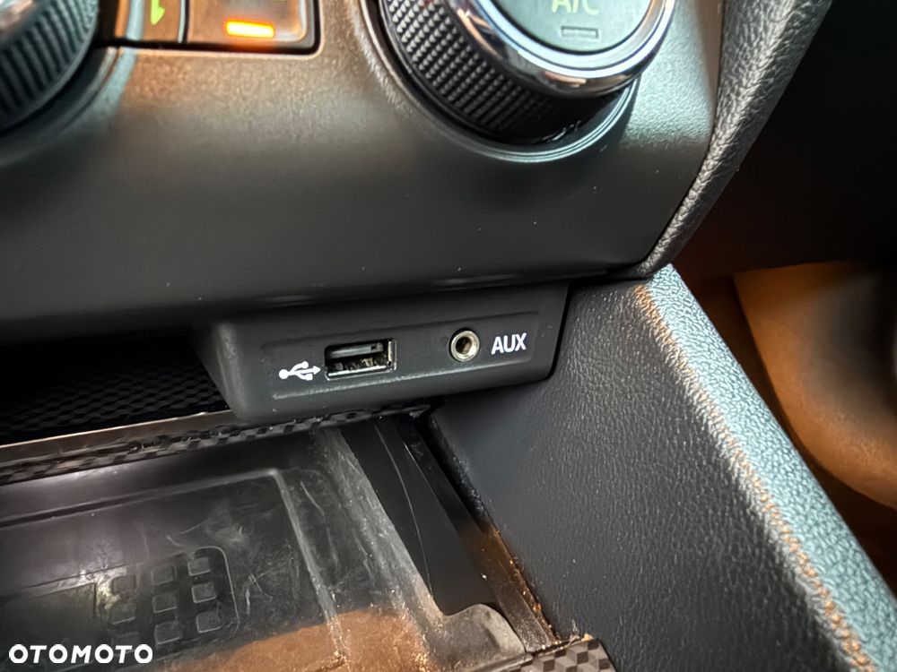 Skoda Octavia Combi 2.0 TDI RS - 29