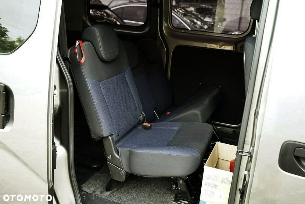 Nissan NV200 - 21