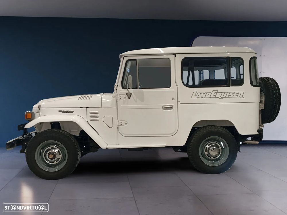 Toyota Land Cruiser - 5