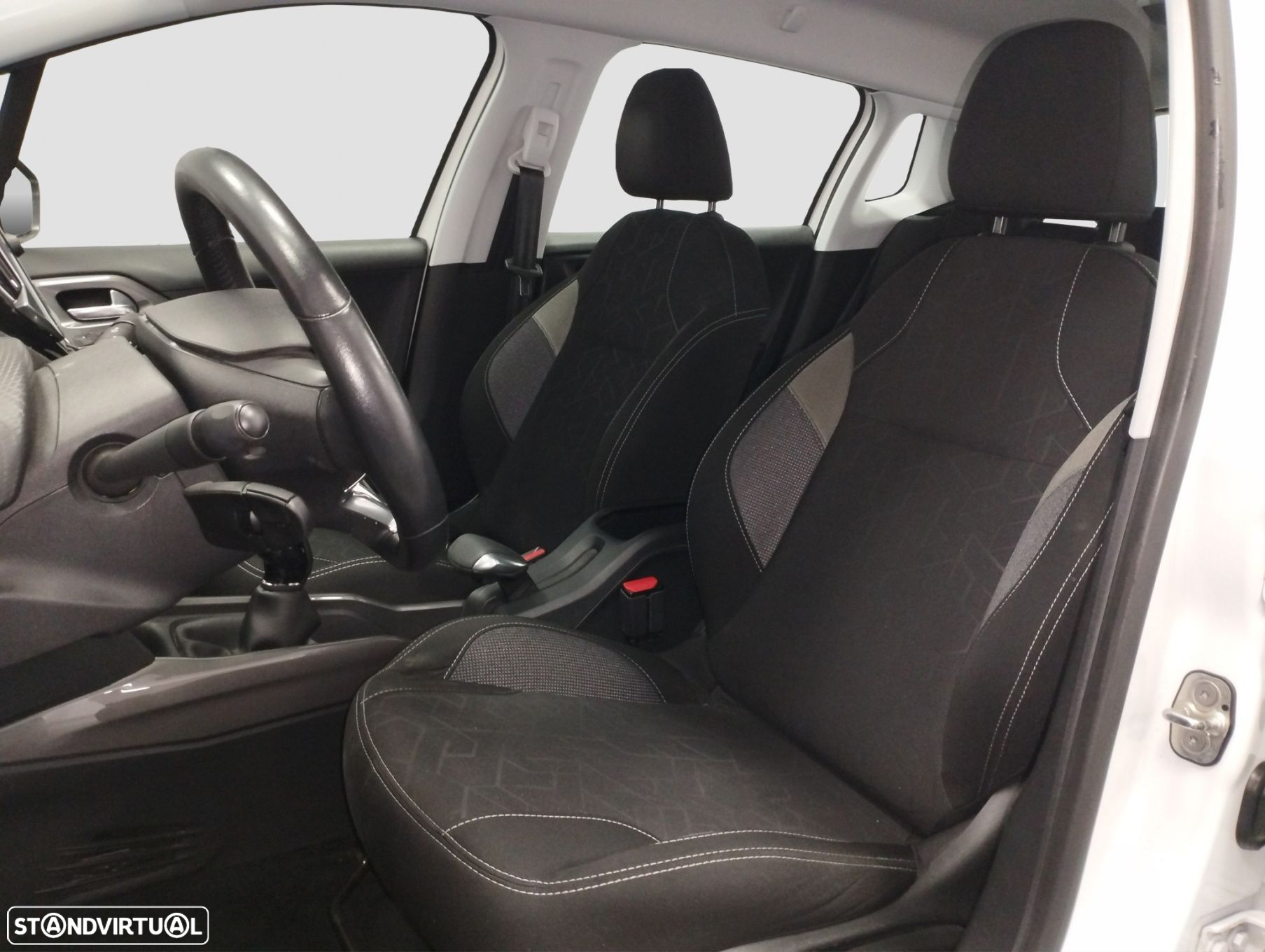 Peugeot 2008 - 7