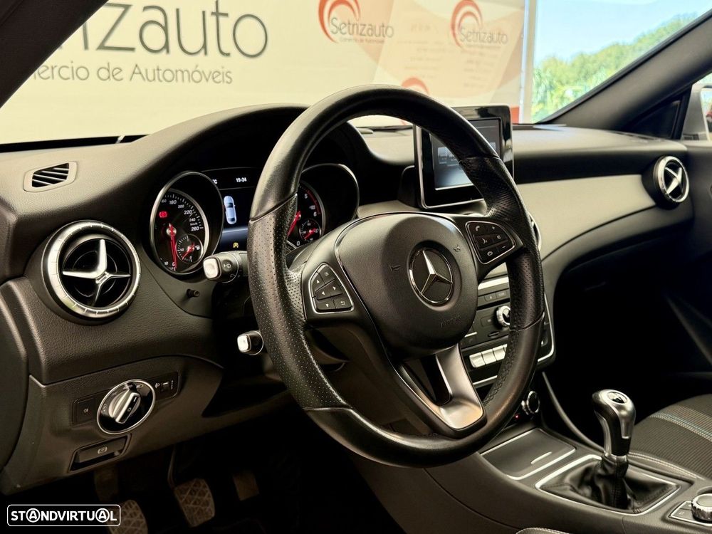 Mercedes-Benz CLA 180 d Urban - 11