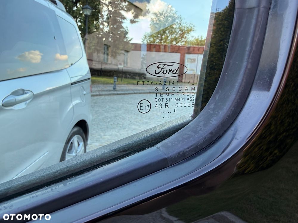 Ford Tourneo Courier 1.5 TDCi S&S Titanium - 36