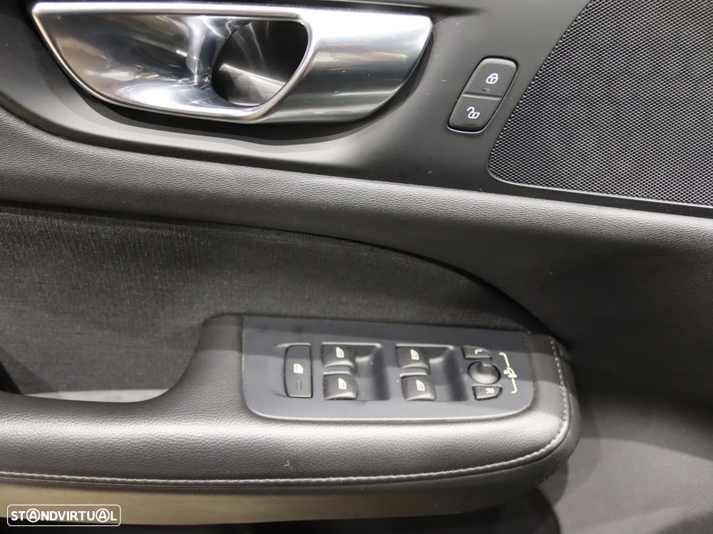 Volvo V60 2.0 T6 AWD TE Inscription - 24