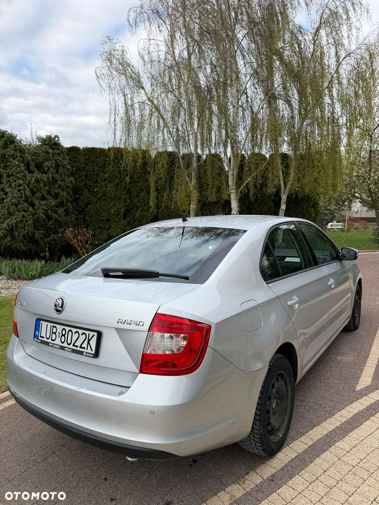 Skoda RAPID 1.6 TDI DPF Edition - 4