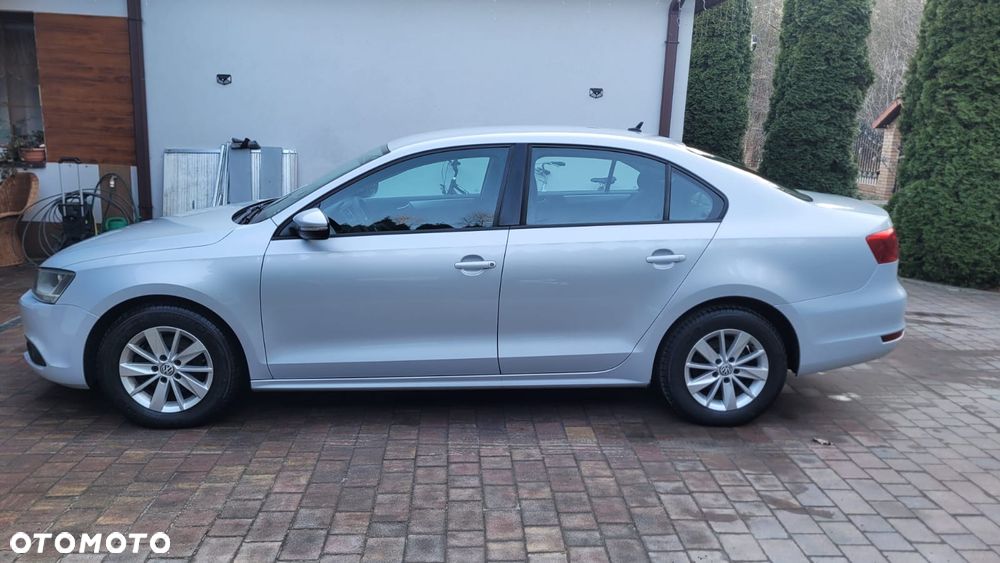 Volkswagen Jetta 1.2 TSI BlueMotion Technology Comfortline - 2