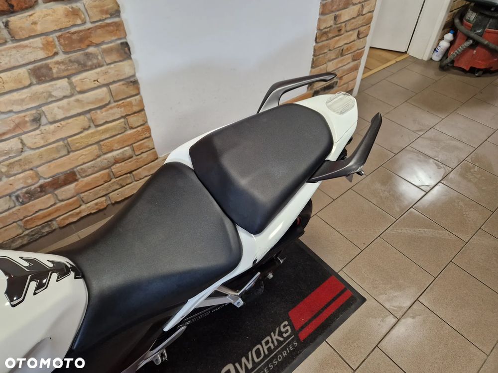 Honda CB - 23