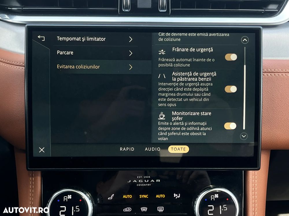 Jaguar F-Pace 25t AWD R-Sport - 34