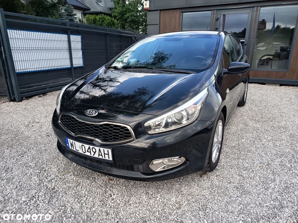 Kia Ceed 1.4 CVVT Fifa World Cup Edition - 1