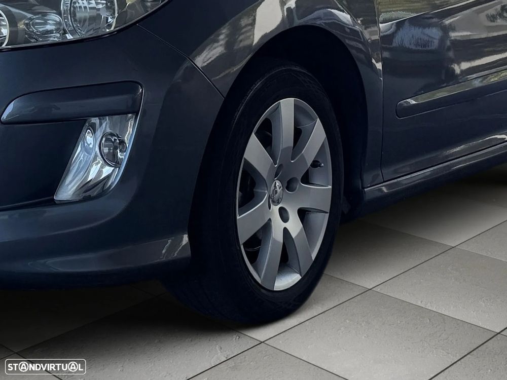 Peugeot 308 1.6 HDi Executive - 6