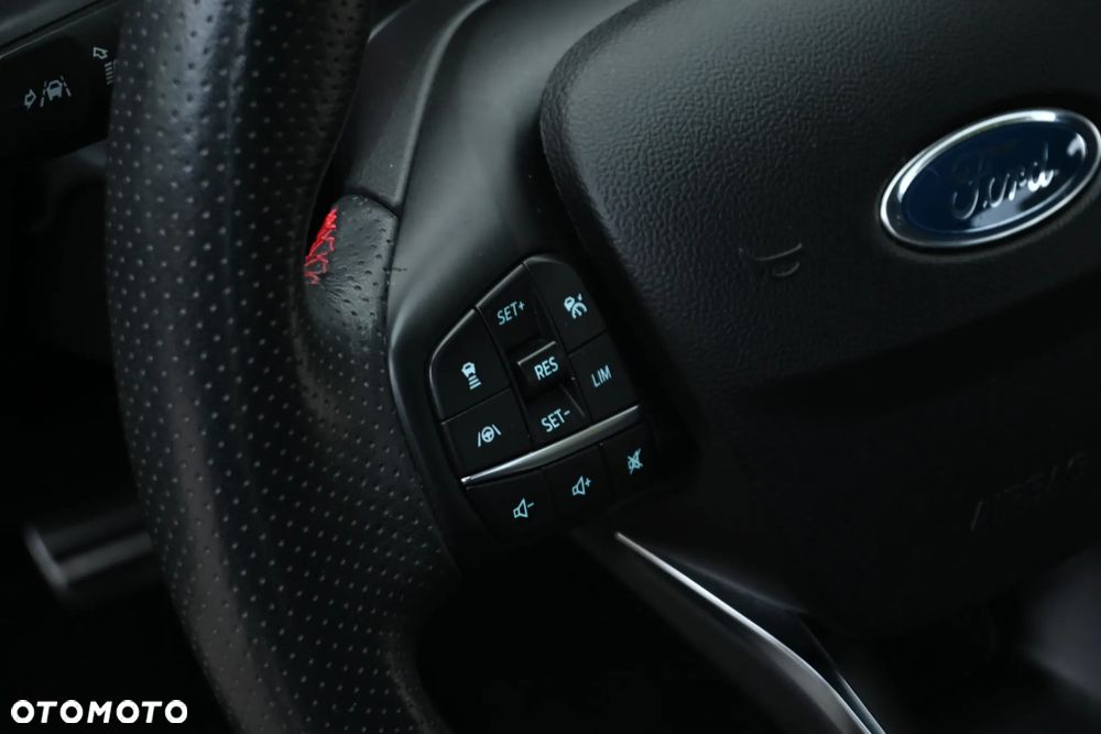 Ford Focus 1.5 EcoBoost ST-Line - 32