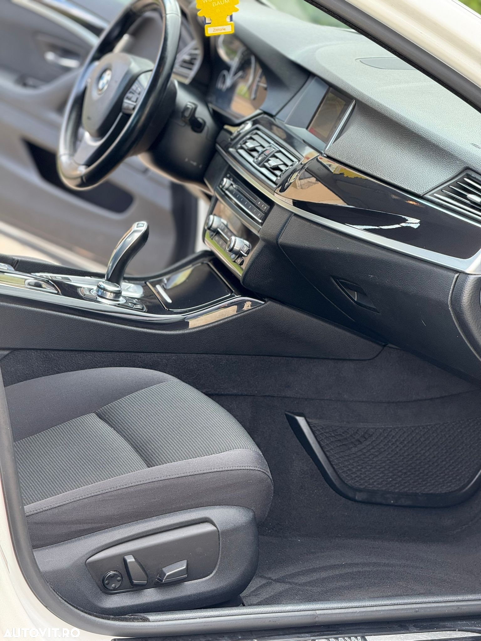 BMW Seria 5 520d - 8
