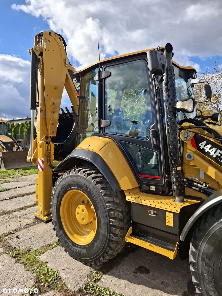 Caterpillar 444F2 - 23