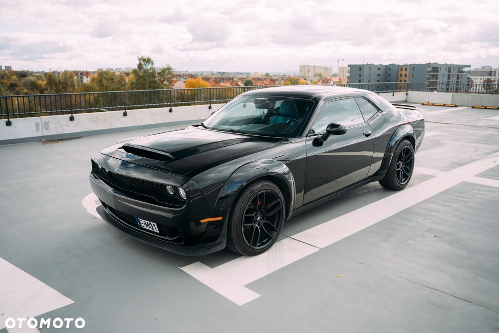 Dodge Challenger - 11