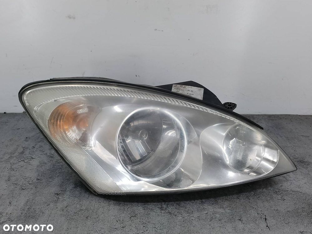 LAMPA PRZÓD PRAWA KIA CEE'D I 20-B855  TYC - 1