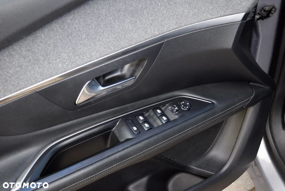 Peugeot 3008 BlueHDi 130 Stop & Start EAT8 Allure - 19