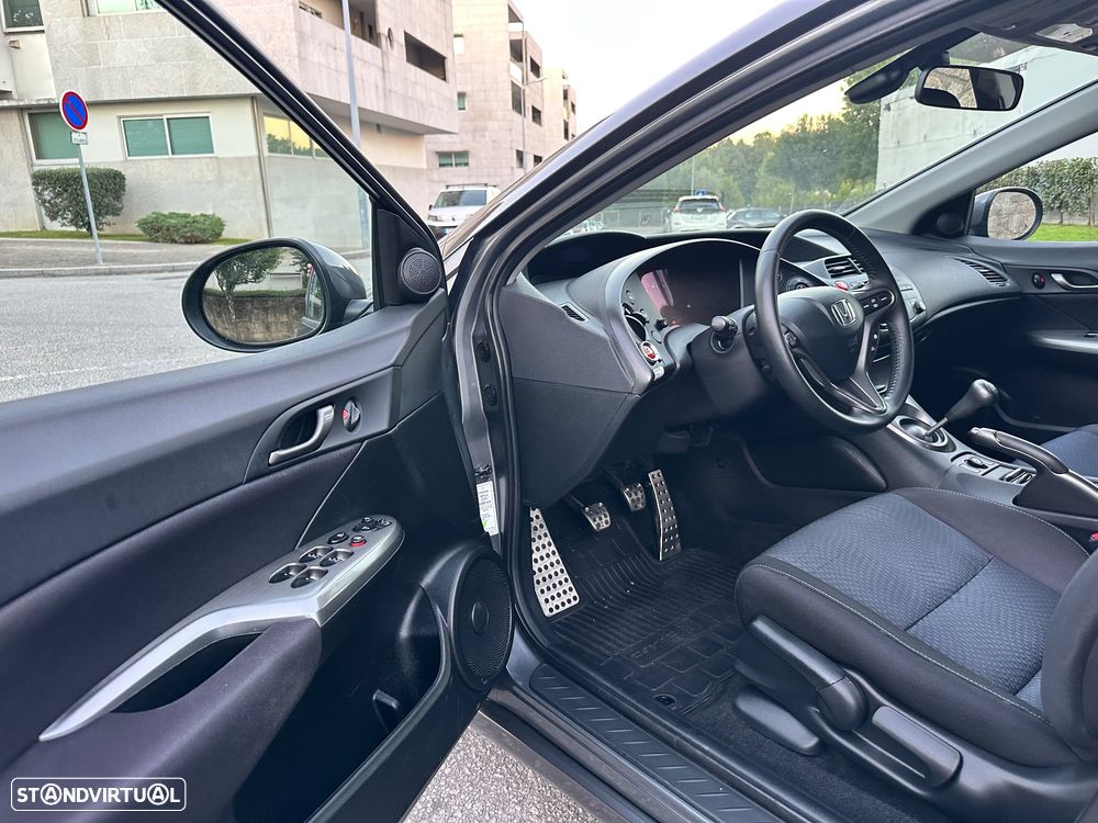 Honda Civic 1.4 i-VTEC Sport Edition - 24