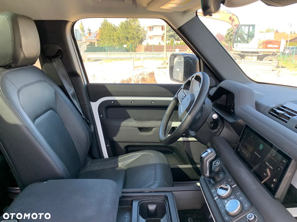 Land Rover Defender 110 P300 - 18