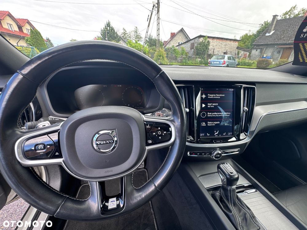 Volvo S60 T6 AWD R-Design - 17