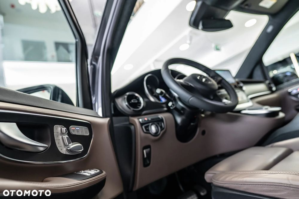 Mercedes-Benz Klasa V 300 d 4-Matic Exclusive 9G-Tronic (d³ugi) - 23