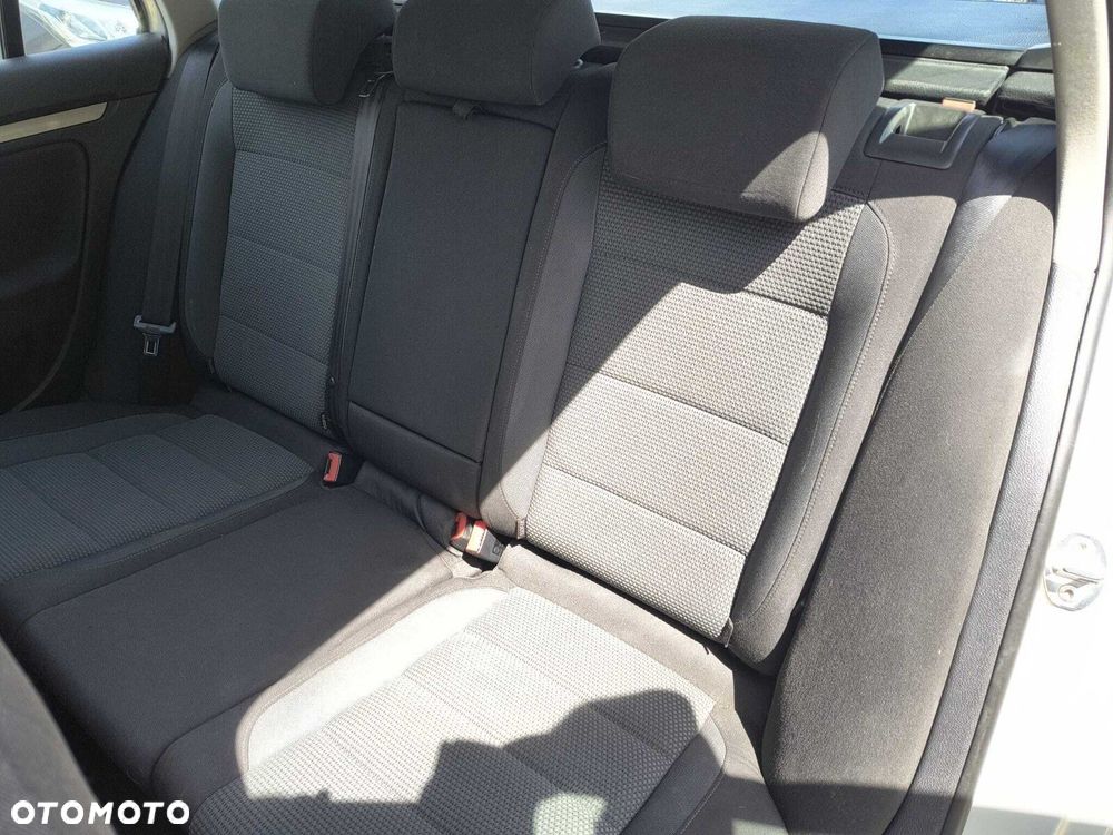 Volkswagen Golf - 9