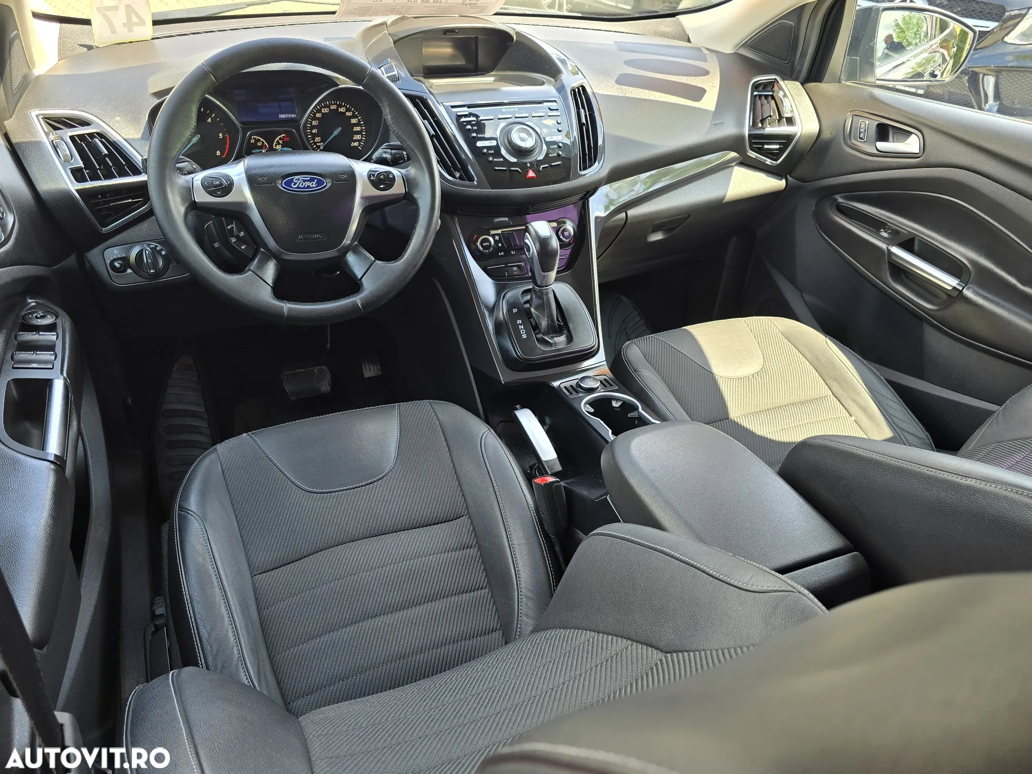 Ford Kuga 2.0 TDCi 4WD Powershift Titanium - 11