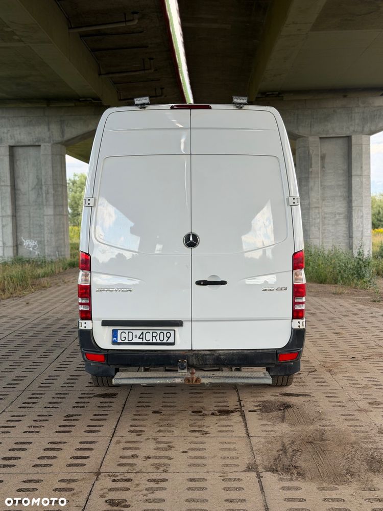 Mercedes-Benz Sprinter - 13