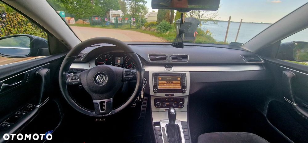 Volkswagen Passat 2.0 TDI Highline DSG - 16