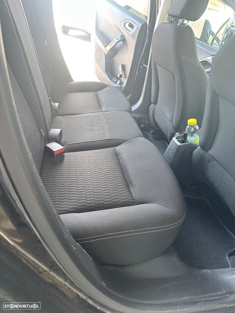 Peugeot 208 1.4 HDi SE Style - 12