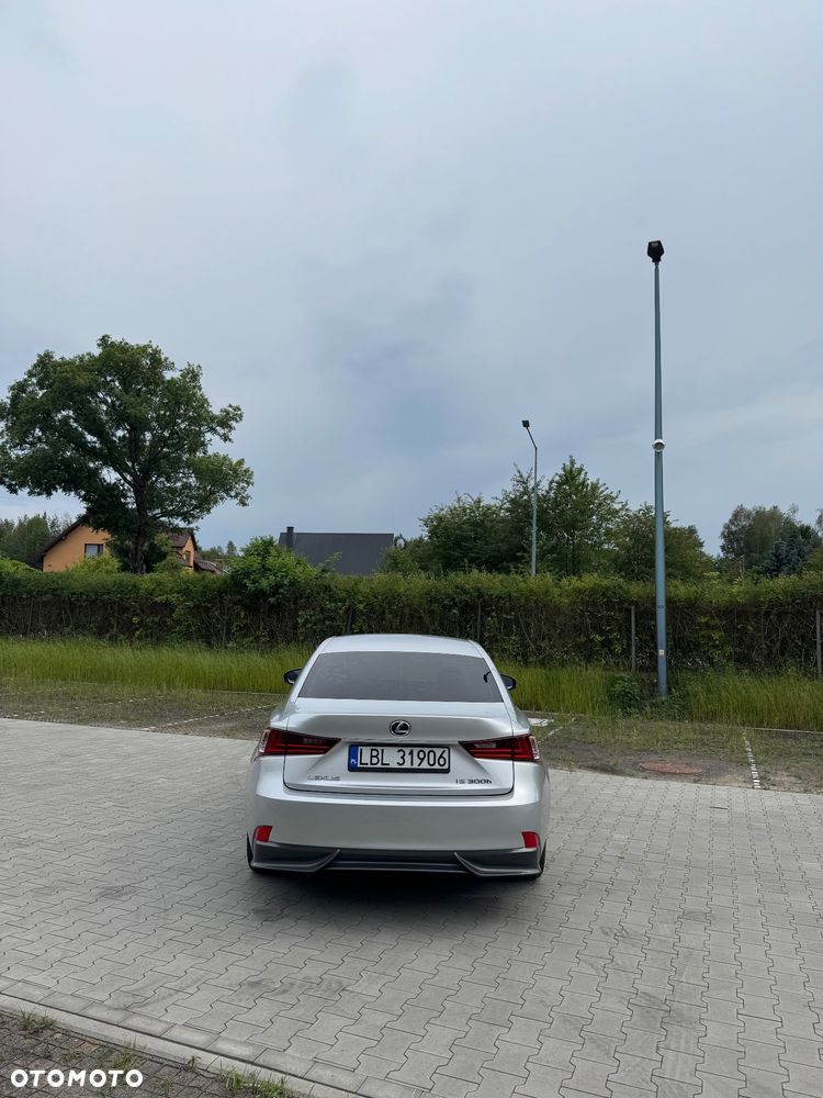 Lexus IS 300h Prestige - 5