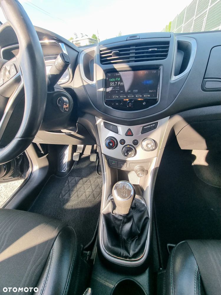 Chevrolet Trax 1.4T AWD LS - 23