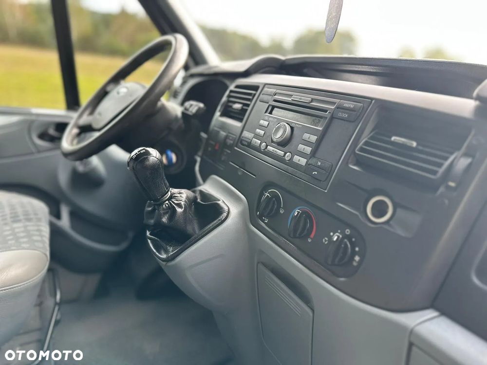 Ford Transit - 11