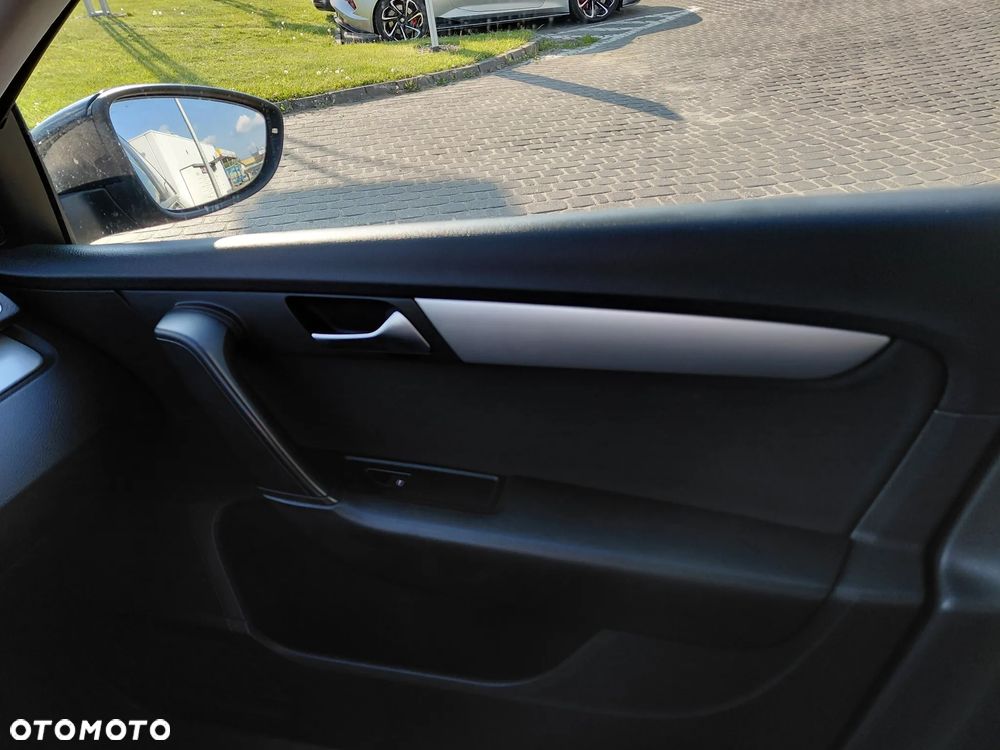 Volkswagen Passat - 19