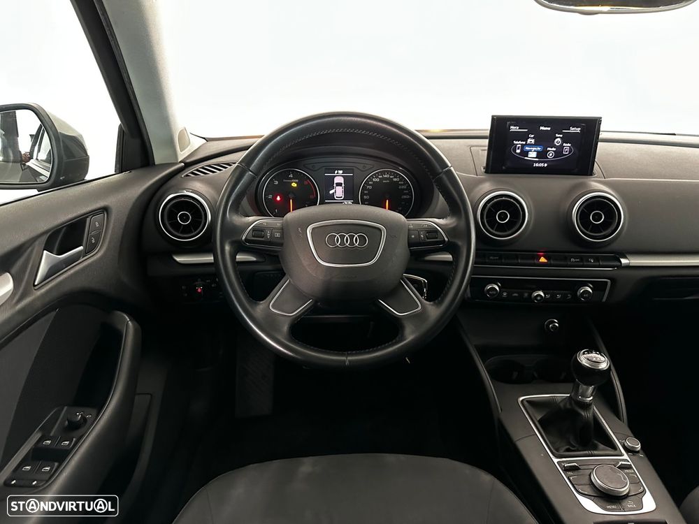 Audi A3 Sportback 1.6 TDI Advance Ultra - 19