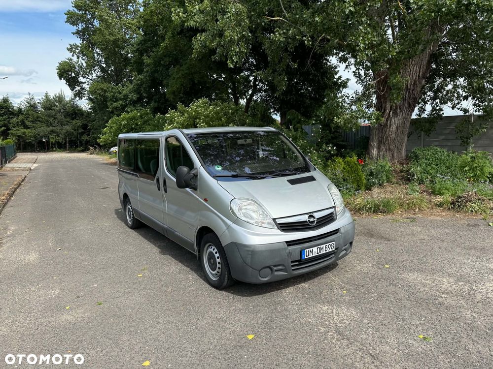 Opel Vivaro Tour - 1