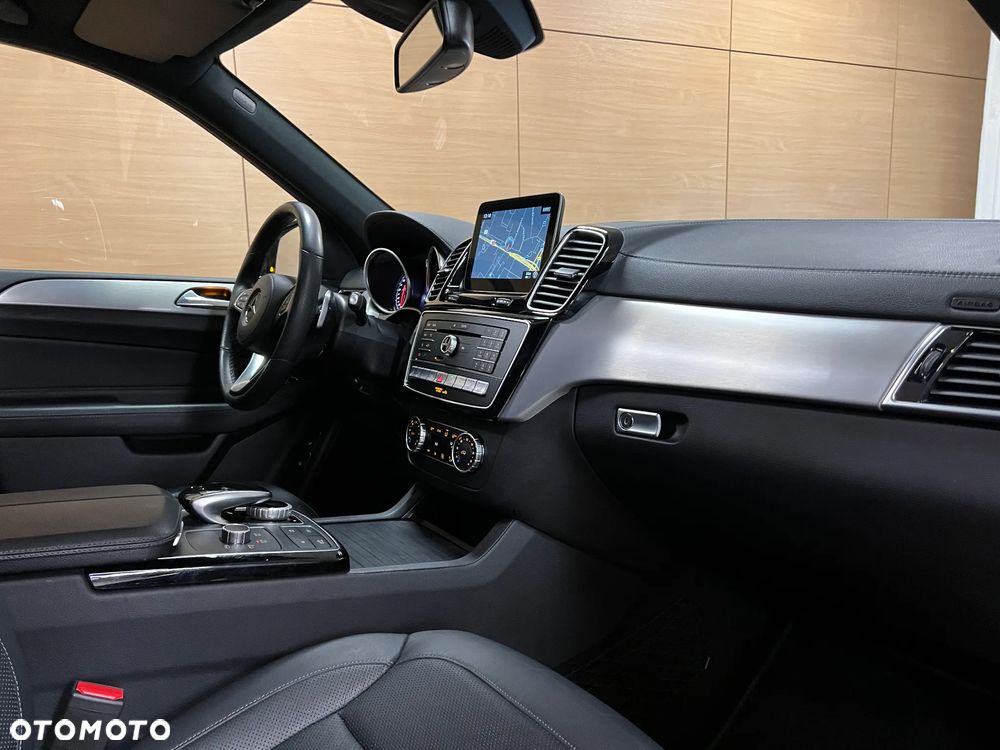 Mercedes-Benz GLS - 7