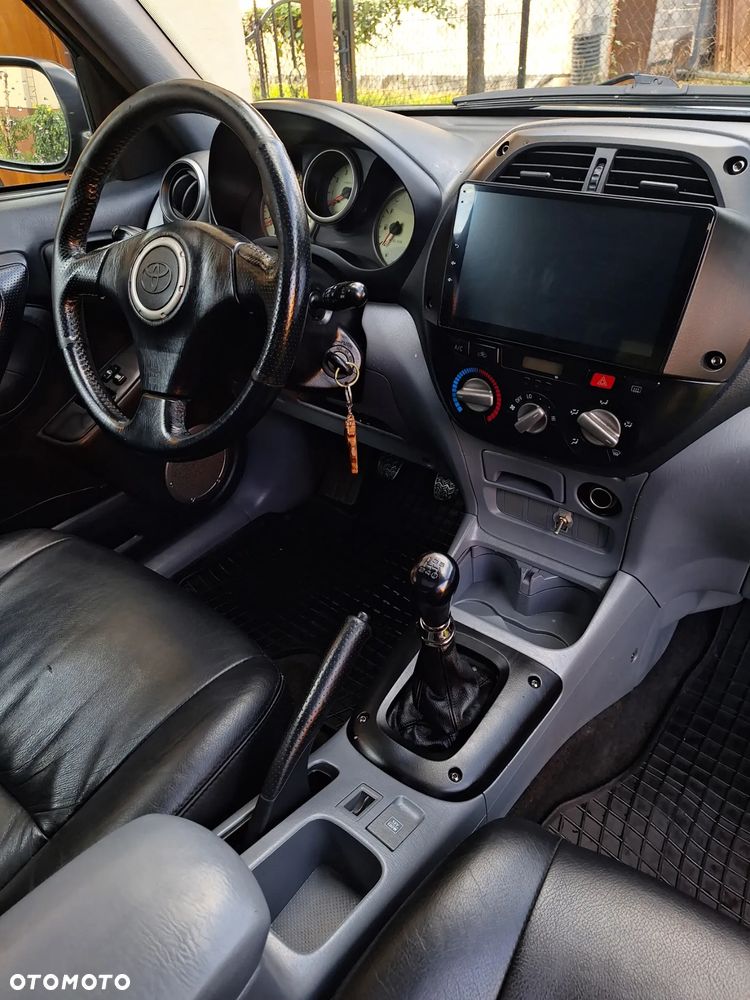Toyota RAV4 2.0 D-4D 4x4 - 17