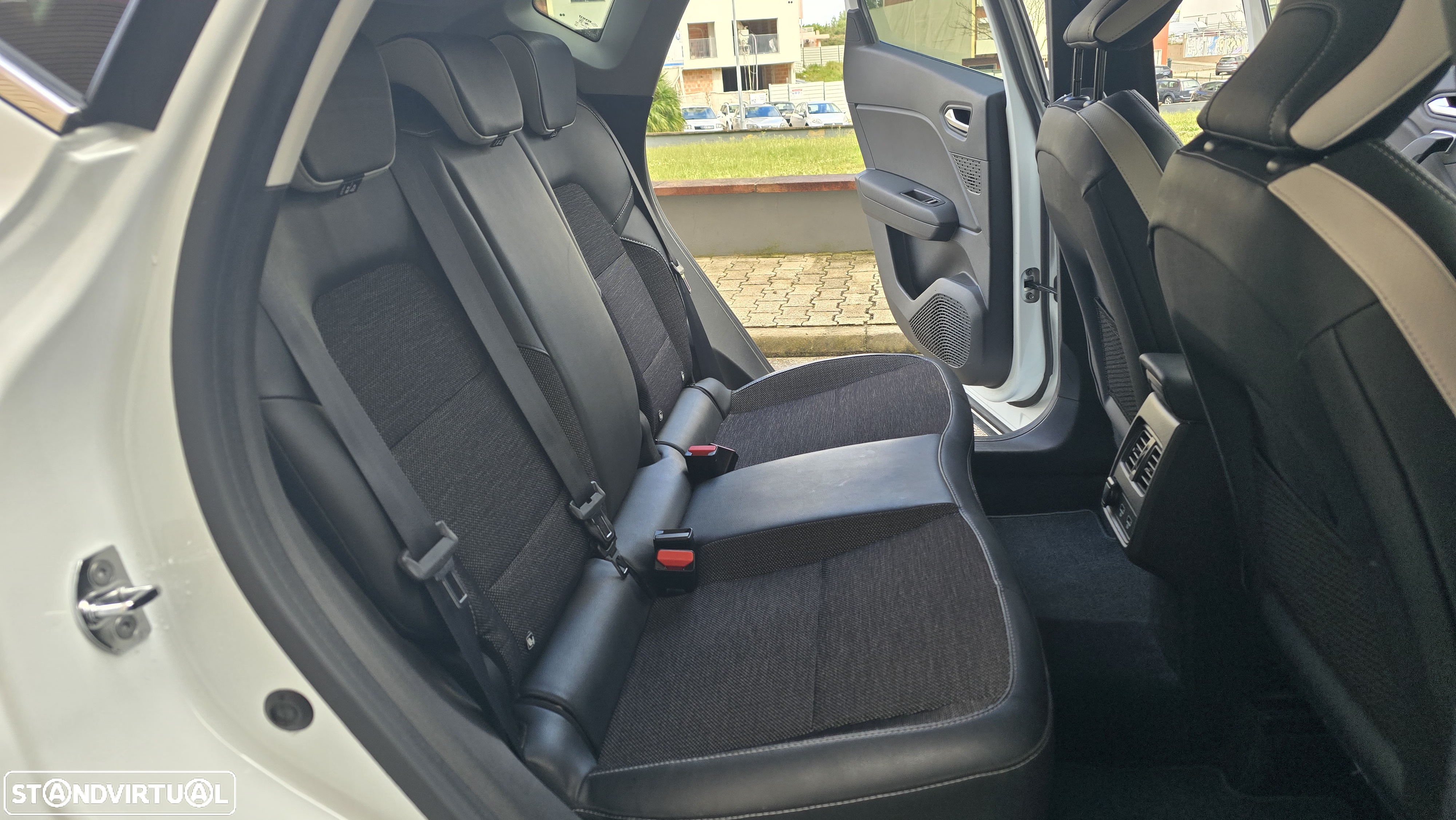 Renault Captur 1.6 E-Tech Plug-In Hybrid Techno - 20