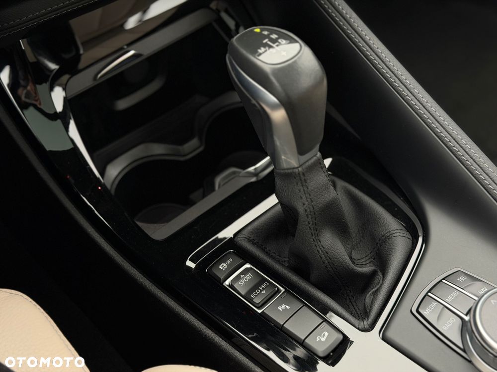 BMW X1 xDrive20i xLine sport - 35