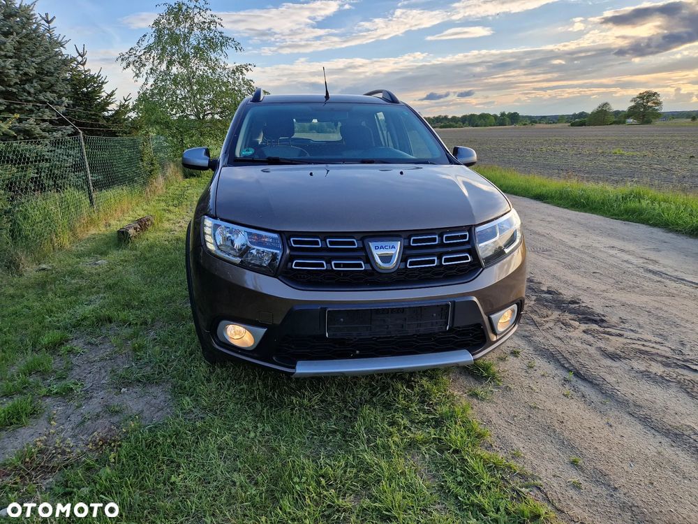Dacia Logan TCe 90 S&S Stepway Celebration - 2