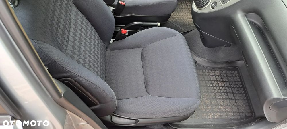 Honda Civic 1.4i S - 9