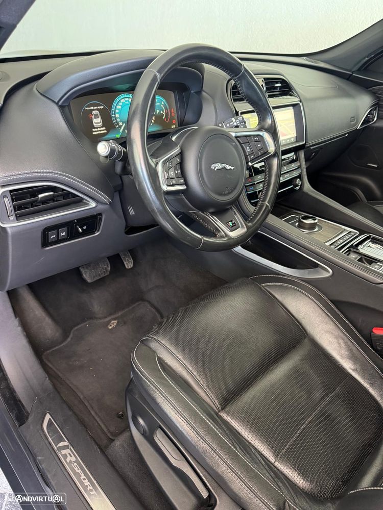 Jaguar F-Pace 20d Aut. Pure - 10